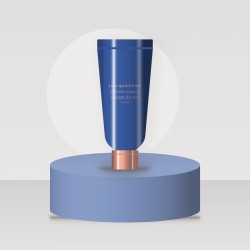 Crème solaire visage douce au squalane SPF 50 – Joli Quotidien, photo d'ambiance