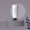 Lait solaire soyeux au thé vert SPF 50+ – Vareuse, photo d'ambiance