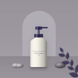Shampooing Herbe Lunaire aux céramides – Herbier de Lune, photo d'ambiance