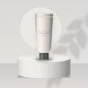 Crème à raser confort intense à l'aloe vera – Selle & Silex, photo d'ambiance