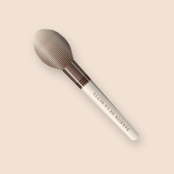 Brosse de coiffage Place du Tertre en plastique recyclé – Barbier de la Butte, vue de face