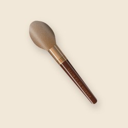 Brosse Pavé Parisien en bois de chêne – Barbier de la Butte, vue de face