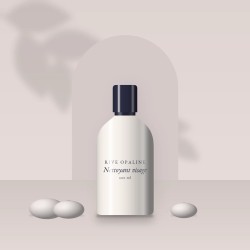Nettoyant visage réconfortant à l'eau de rose – Rive Opaline, photo d'ambiance