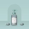 Nettoyant visage hydratant au charbon végétal – Vellaure, photo d'ambiance
