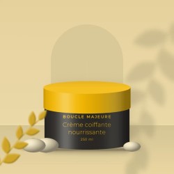 Crème coiffante nourrissante à l'huile de camélia – Boucle Majeure, photo d'ambiance
