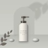 Gel douche Bloc Frais aux algues marines – Galet Nu, photo d'ambiance