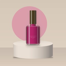 Vernis à ongles nourrissant Soie Carmin – Balcon Pourpre, photo d'ambiance