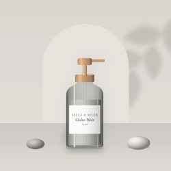 Soin visage Cèdre Noir au charbon végétal – Selle & Silex, photo d'ambiance