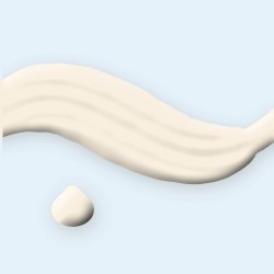 Lait solaire nourrissant à l'huile de coco SPF 50+ – Halvène, aperçu de la texture