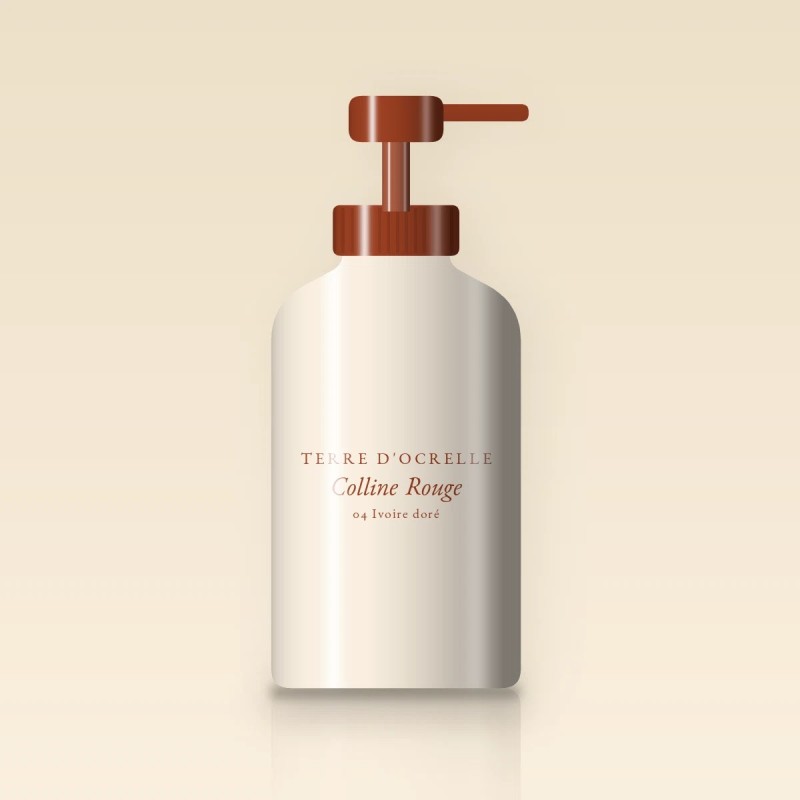 Fond de teint effet soin Colline Rouge – Terre d'Ocrelle, flacon-pompe 35 ml, teinte 04 Ivoire doré