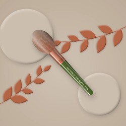 Brosse squelette en bois de frêne – Les Jardins d'Aulne, photo d'ambiance