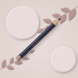 Eyeliner Opale Précieuse à l'huile de jojoba – Rive Opaline, photo d'ambiance