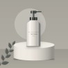 Soin visage Cuir Fumé à l'argile verte – Selle & Silex, photo d'ambiance