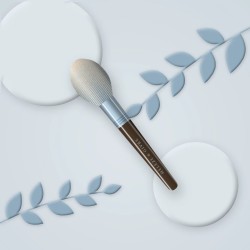 Brosse brillance Taïga – Mélèze & Givre, photo d'ambiance
