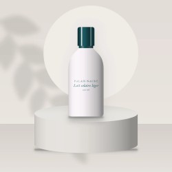 Lait solaire léger à la fleur de tiaré SPF 50 – Palais Nacré, photo d'ambiance
