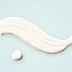 Lait solaire léger à l'huile d'amande douce SPF 30 – Zelliane, aperçu de la texture