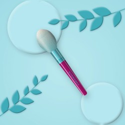 Pinceau correcteur précision aux fibres fermes – Chromalie, photo d'ambiance