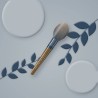 Brosse de soin en bois de pommier – Pettine di Seta, photo d'ambiance