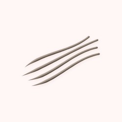 Crayon à sourcils sans transfert à la cire de tournesol – Coulisse Rouge, aperçu de la teinte 04 Taupe