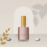 Vernis à ongles anti-écaillage à l'huile d'abricot – Terre d'Ocrelle, photo d'ambiance