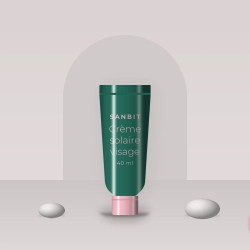 Crème solaire visage sans traces à la vitamine E SPF 50 – Sanbit, photo d'ambiance